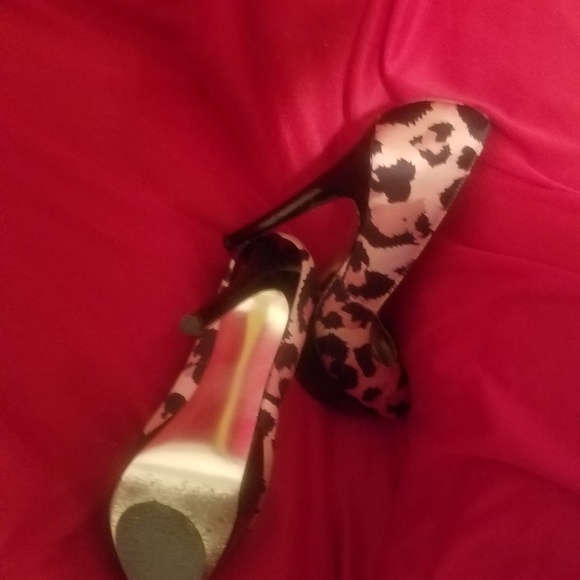 Bebe leopard print pumps - Picture 4 of 4